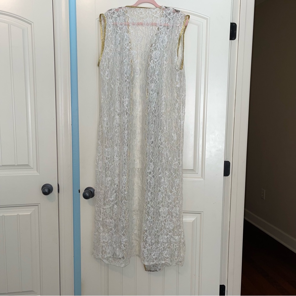 Elegant Morrocan, kaftan gown, white embroidered with gold, trim, dress and vest - Picture 13 of 14